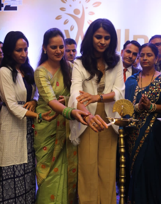 ranipaliwal-lightinglamp - MissBeingFit Rani Paliwal